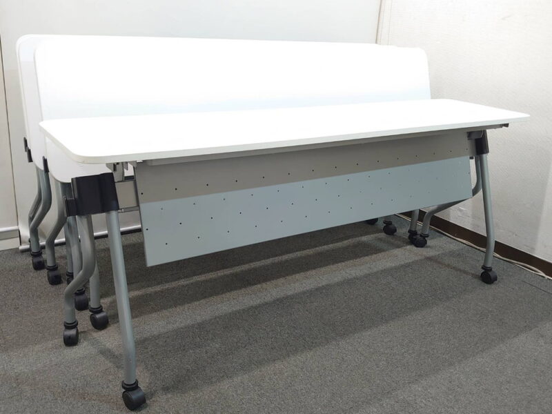 【送料無料 東京地区限定】【美品】 TOKIO 会議テーブル 4台セット 折りたたみテーブル 折り畳みテーブル スタックテーブル ミーティングテーブル スタッキングテーブル 会議用テーブル キャスター付き 幕板付き ホワイト色 NTA-N1845 WH W1800×D450×H720 幕板付 ミーティング用テーブル サイドスタックテーブル サイドフォールドテーブル 会議机 長机 長テーブル【中古オフィス家具】【中古】 - 画像 (2)