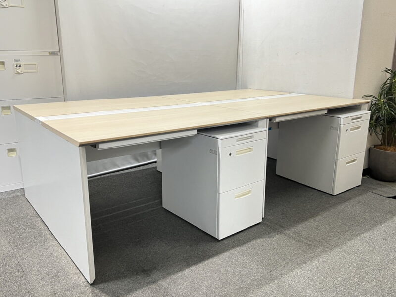 【送料無料 東京地区限定】４人用 フリーアドレス デスクセット ウチダ アルセナ ワークテーブルセット W1200×2台 フリアド 平机 片袖机 オフィステーブル ミーティングテーブル 会議テーブル 多目的テーブル 内田洋行 UCHIDA MIチェア 開業セット 国産 【中古オフィス家具】【中古】 - 画像 (4)