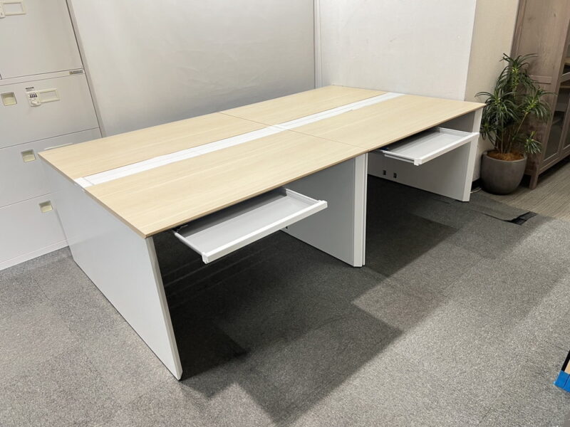 【送料無料 東京地区限定】４人用 フリーアドレス デスクセット ウチダ アルセナ ワークテーブルセット W1200×2台 フリアド 平机 片袖机 オフィステーブル ミーティングテーブル 会議テーブル 多目的テーブル 内田洋行 UCHIDA MIチェア 開業セット 国産 【中古オフィス家具】【中古】 - 画像 (5)