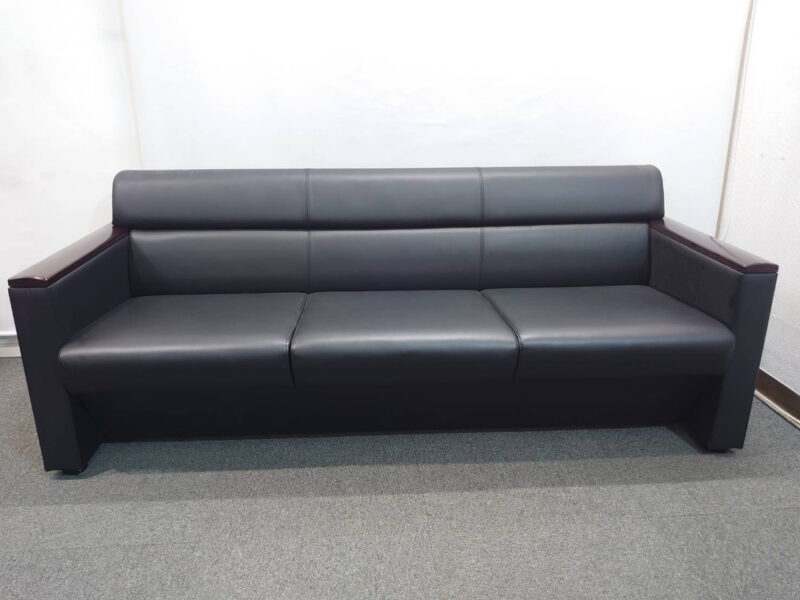 【送料無料 東京地区限定】オカムラ 応接セット 応接用セット 応接用ソファ ブラック色 ４点セット ３人掛けソファ １人掛けソファ テーブル ローテーブル 役員 会議 応接ソファ 応接家具 ソファ 【中古オフィス家具】【中古】 - 画像 (6)