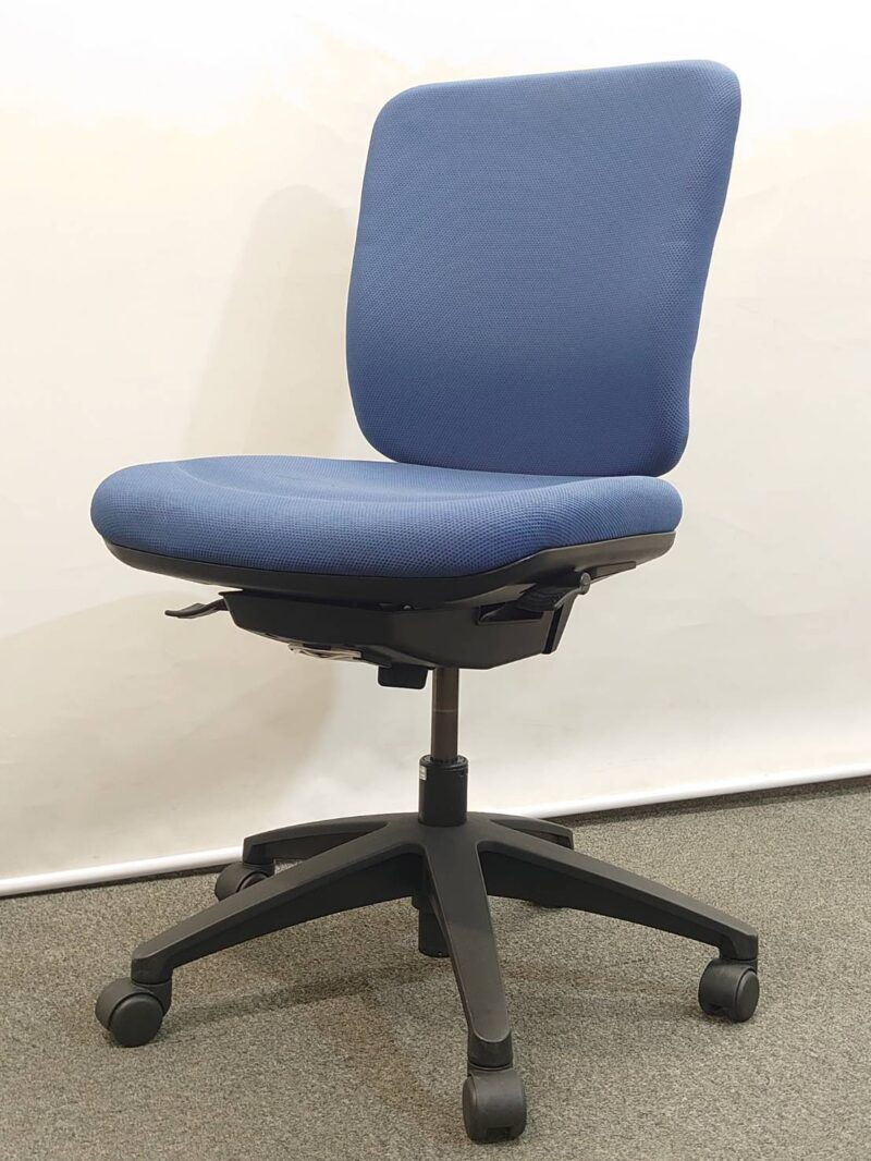 開業セット イトーキ CZR 片袖机 ４台セット 平机 デスクワゴン インクルード ウチダ MIチェア【中古オフィス家具】 - 画像 (10)