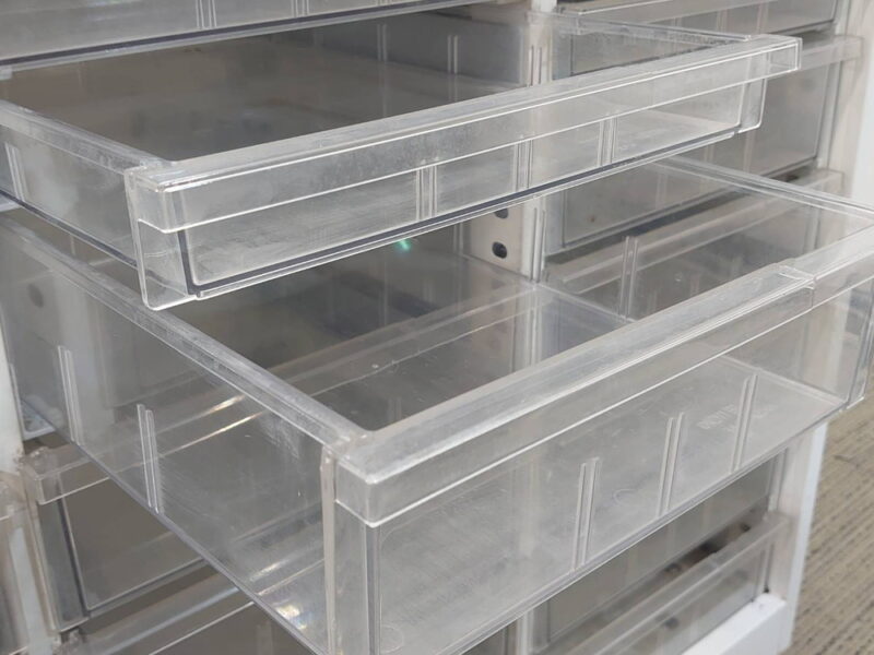 【美品】ITOKI シンライン クリスタルキャビネット HTM-109KBL-WE プラスチックキャビネット レターケース 書類ケース A4対応 浅深コンビ型 ３列16段 イトーキ W900 D450 H1100 【中古オフィス家具】【中古】 - 画像 (3)