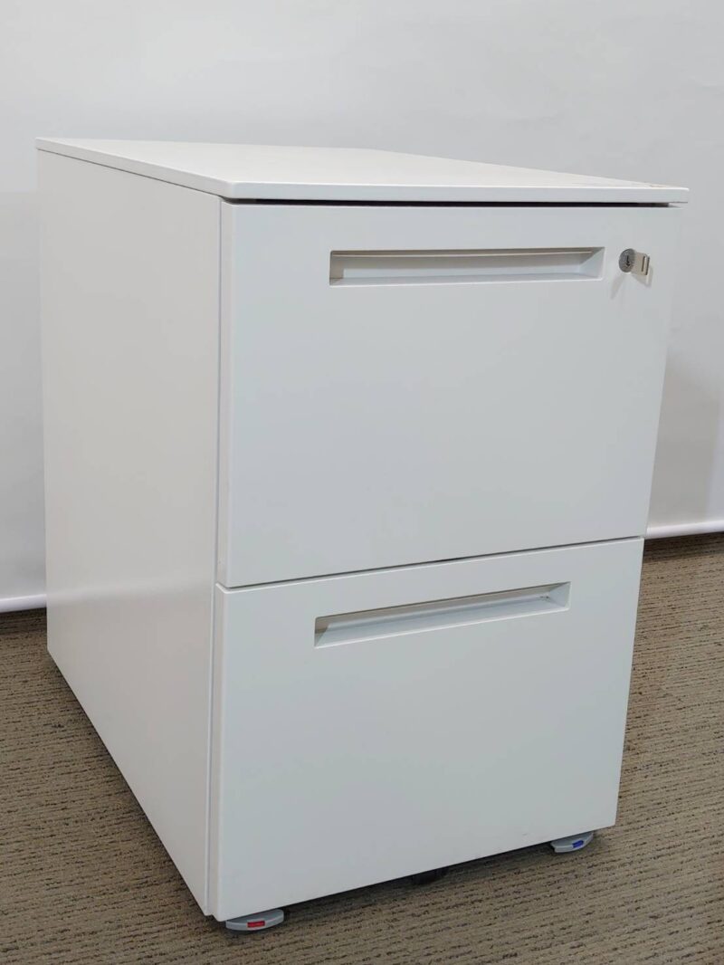 【送料無料 東京地区限定】【美品】 ４人用 開業セット 片袖机 片袖デスク オフィスデスク スチールデスク 事務机 事務デスク 平机 デスクワゴン サイドワゴン キャスターワゴン ４台セット W1200×D700×H700 【中古オフィス家具】【中古】 - 画像 (3)