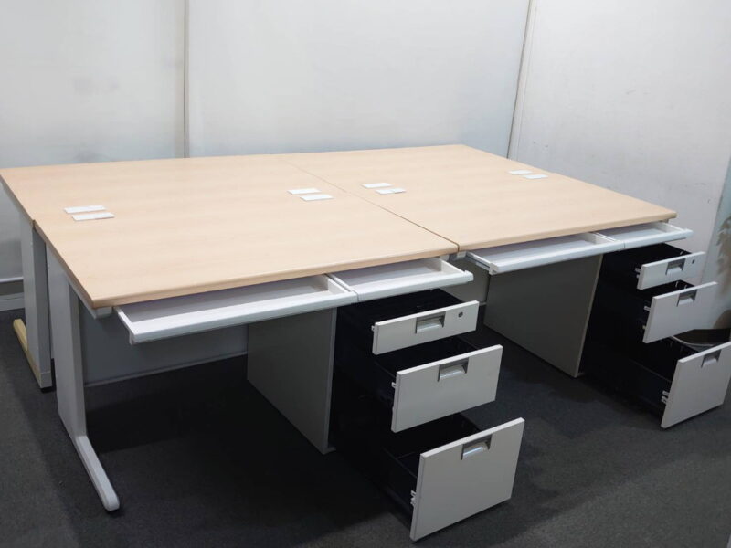 【送料無料 東京地区限定】４人用 開業セット 片袖机 片袖デスク オフィスデスク スチールデスク 事務机 事務デスク 平机 デスクワゴン サイドワゴン 3段ワゴン キャスターワゴン ４名用 オフィス家具セット オフィスデスク W1200×D700×H700 イトーキ CX コクヨ エトスチェア メュシュチェア【中古オフィス家具】【中古】 - 画像 (6)