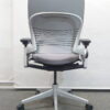 【東京地区限定 送料無料】【美品】 スチールケース オフィスチェア リープチェア Steelcase Leap デスクチェア 事務チェア 肘付き キャスター付き キャスターチェア 事務用チェア ひじ付き OAチェア パソコンチェア 事務イス 事務椅子 TB117【中古オフィス家具】【中古】 - 画像 (6)