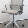 【送料無料 地域限定】 ４脚セット ハーマンミラー セトゥーチェア オフィスチェア メッシュチェア Herman Miller Setu Chair 肘付き グレー色【中古オフィス家具】【中古】 - 画像 (2)
