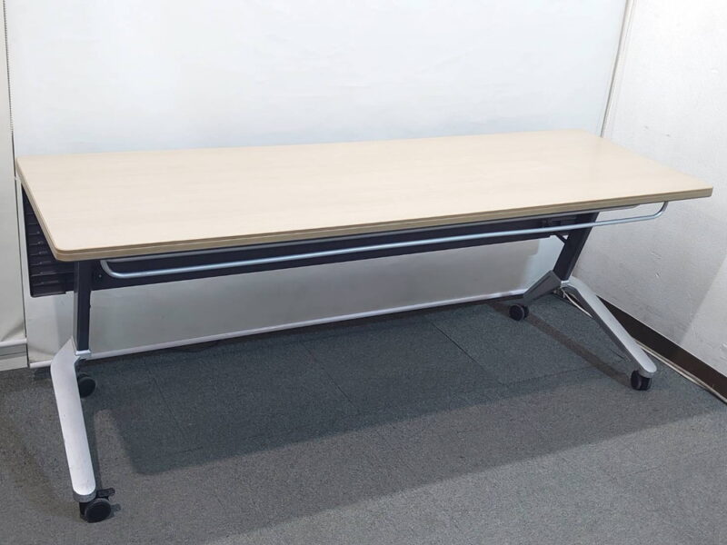 【送料無料 東京地区限定】 【訳あり特価】 コクヨ 会議テーブル 4台セット KT-620 ミーティングテーブル 折りたたみテーブル スタックテーブル フォールディングテーブル スタッキングテーブル 折り畳みテーブル 幕板付き 【中古オフィス家具】【中古】 - 画像 (5)
