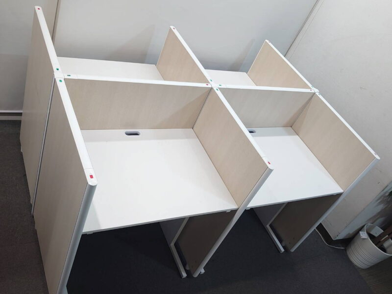 4人用パネルデスクセット 平机・チェア付き 集中ブース仕様【中古】 - 画像 (8)