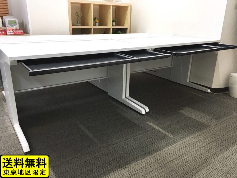 人気のホワイト色【在庫20台あり】【送料無料 東京地区限定】４台セット 平机 スチールデスク オフィスデスク ワークデスク デスク 平デスク 事務デスク【中古オフィス家具】【中古】