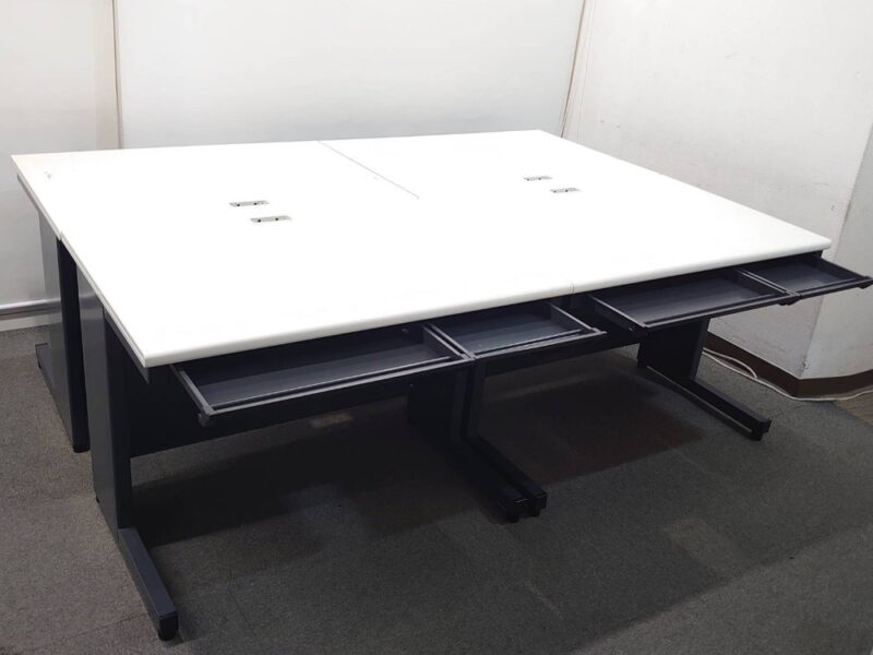４台セット プラス 平机 デスク フラットライン ホワイト色 スチールデスク  PLUS 【中古】 - 画像 (4)