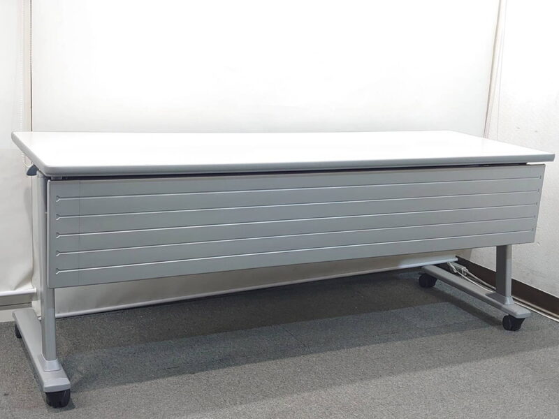 オカムラ スタックテーブル 2台セット 幕板・棚付 W1800 折りたたみ式【中古オフィス家具】 - 画像 (2)