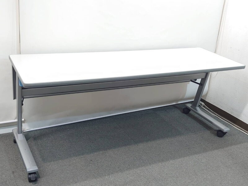 オカムラ スタックテーブル 2台セット 幕板・棚付 W1800 折りたたみ式【中古オフィス家具】 - 画像 (4)