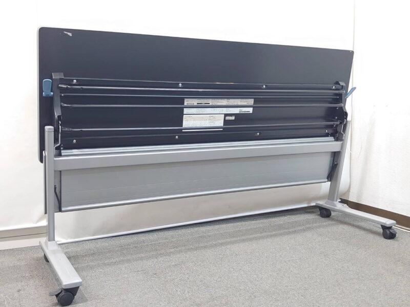 オカムラ スタックテーブル 2台セット 幕板・棚付 W1800 折りたたみ式【中古オフィス家具】 - 画像 (6)