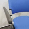 オカムラ 会議チェア 3脚セット キャスター付 肘付 平行スタック 国産 - 画像 (9)