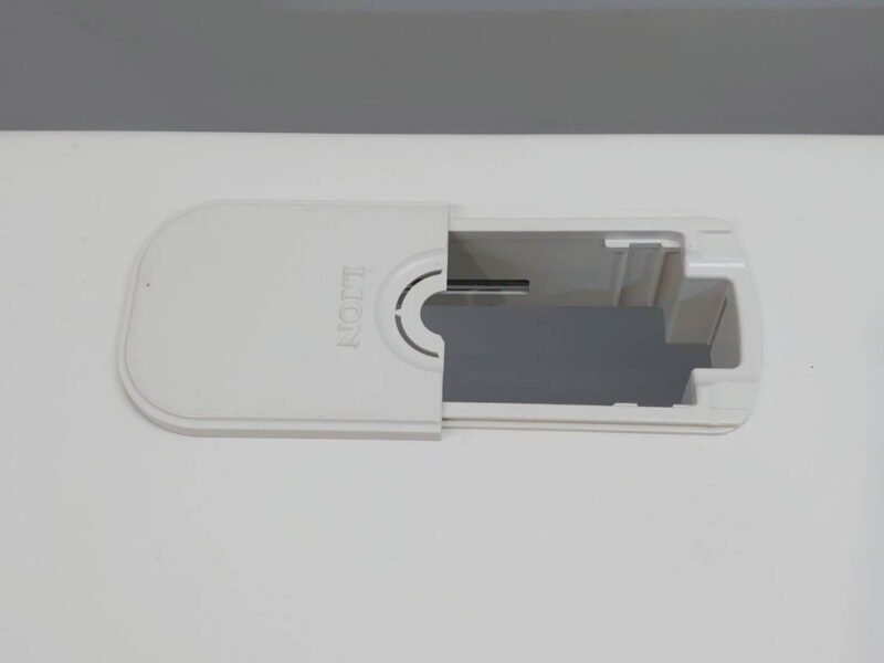 平机 オフィスデスク スチールデスク W1400×D700×H700 ライオン ホワイト LT-147T-W 中古 リユース品 - 画像 (5)