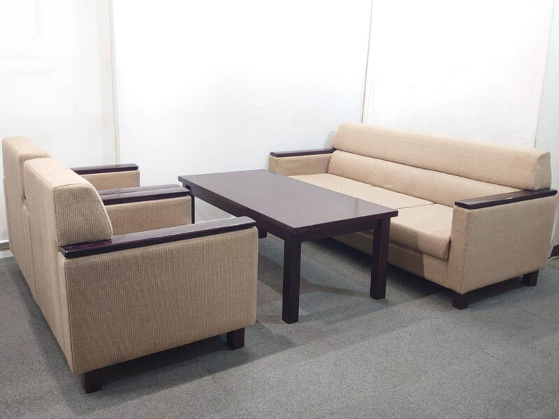 応接セット ソファ4点セット ベージュ 3人掛け＋1人掛け×2＋テーブル リユース品 - 画像 (2)