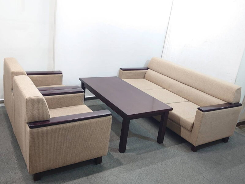 応接セット ソファ4点セット ベージュ 3人掛け＋1人掛け×2＋テーブル リユース品 - 画像 (3)