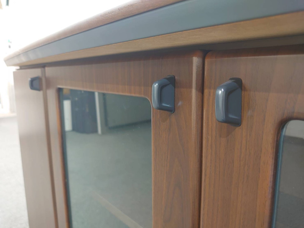 ローボード 両開き 木製キャビネット ガラス扉 オカムラ DX-4 W1600 中古 - 画像 (6)