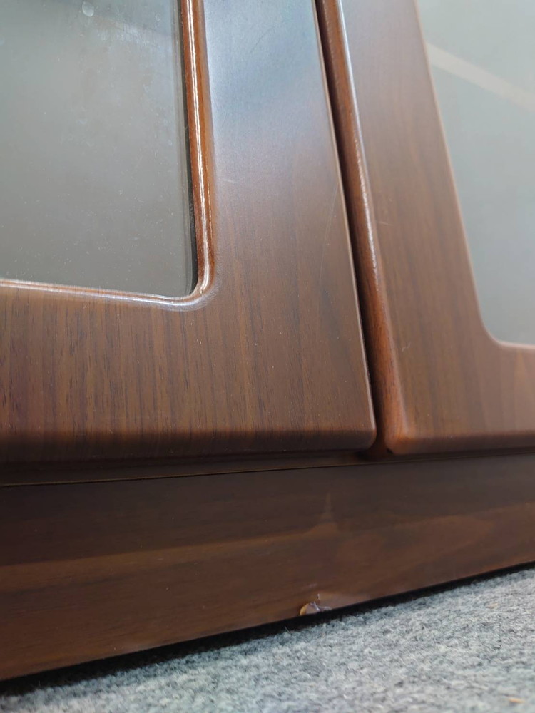 ローボード 両開き 木製キャビネット ガラス扉 オカムラ DX-4 W1600 中古 - 画像 (3)