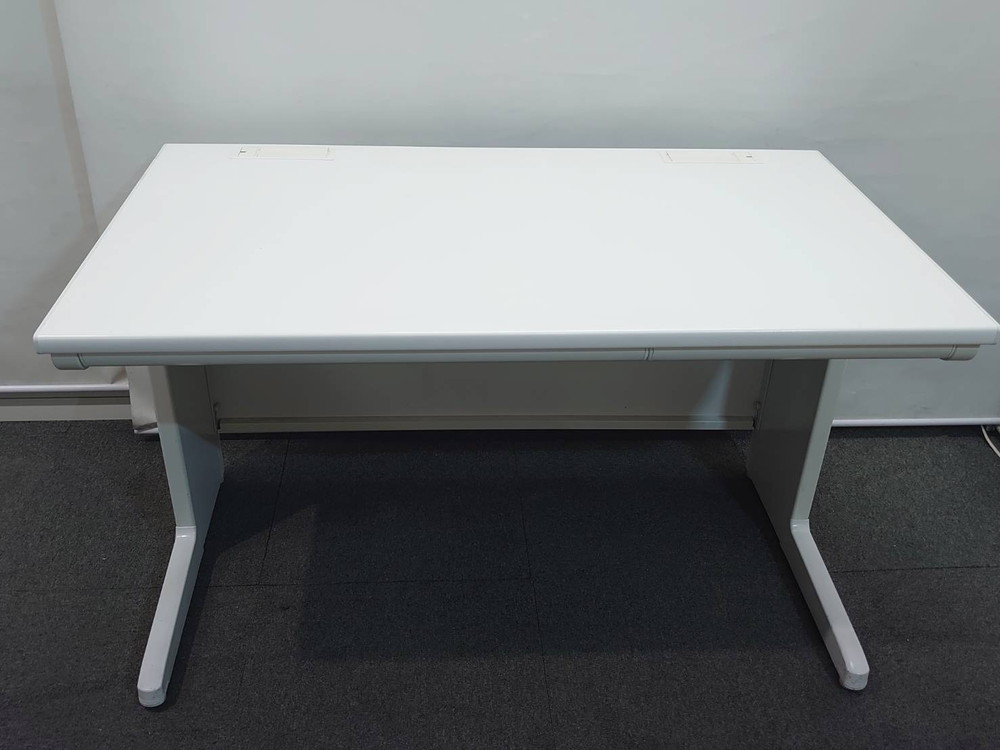 平机 オフィスデスク 配線カバー付き W1200 トヨスチール CS-127 ホワイト 中古 - 画像 (5)
