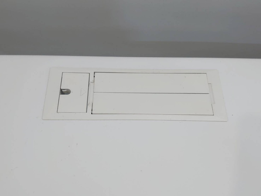 平机 オフィスデスク 配線カバー付き W1200 トヨスチール CS-127 ホワイト 中古 - 画像 (6)