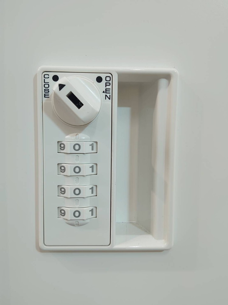 ロッカー 8人用 ダイヤル錠付き 投函口付 イトーキ シンライン W900 H1890 ホワイト 中古 - 画像 (5)