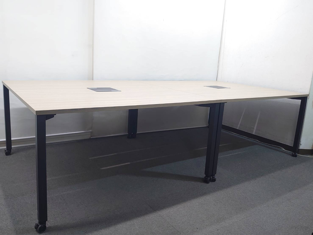 会議テーブル イトーキ アクティブフィールド フリーアドレス W2800 D1400 木目ブラウン W1400×2台 キャスター付き 中古 - 画像 (2)