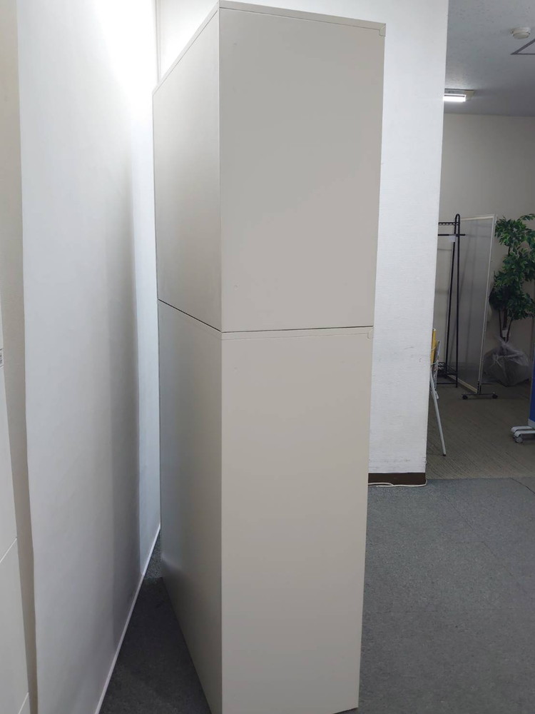 引き違い書庫 上下書庫 ガラス戸 書庫 キャビネット カギ付き W880 D450 H1800 生興 中古 - 画像 (6)