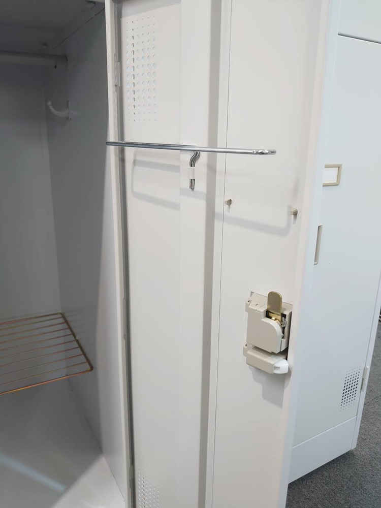 6人用ロッカー 鍵付き スチールロッカー ホワイト W900 H1790 豊國工業 TLK-S6 中古 - 画像 (8)