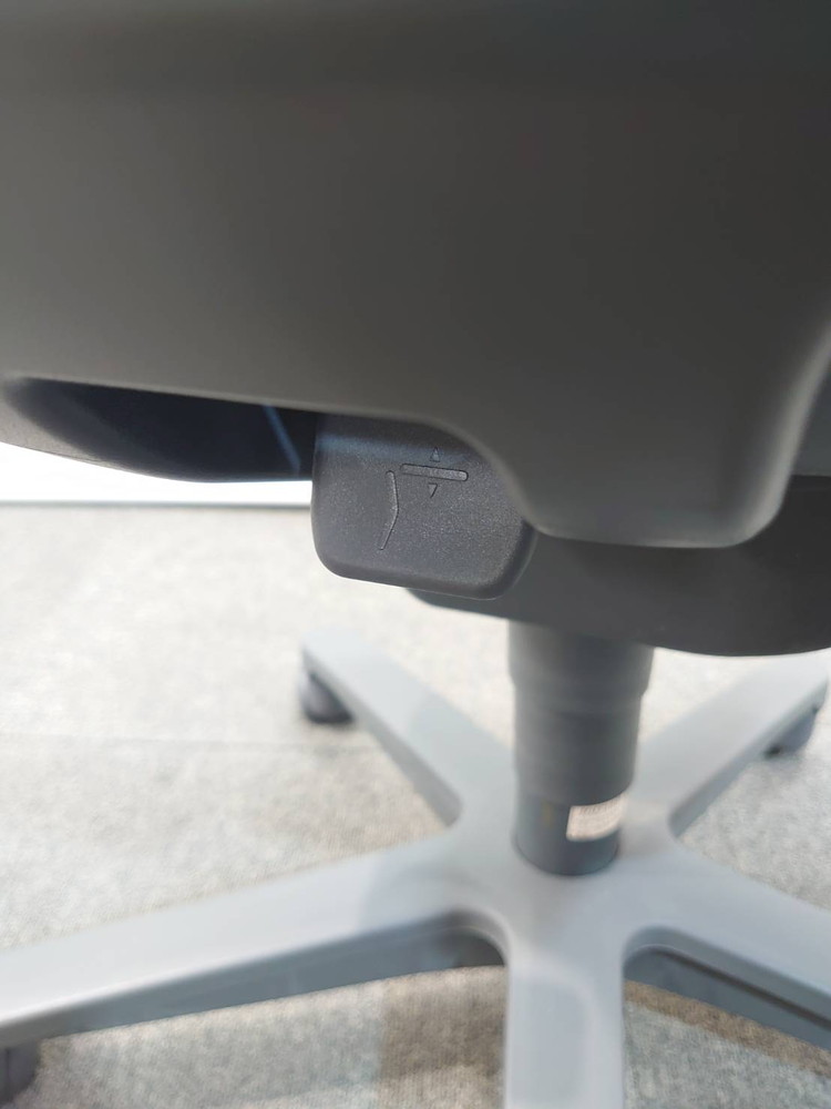 オフィスチェア コクヨ セディスタ 4脚セット ブルー リユース品 - 画像 (7)