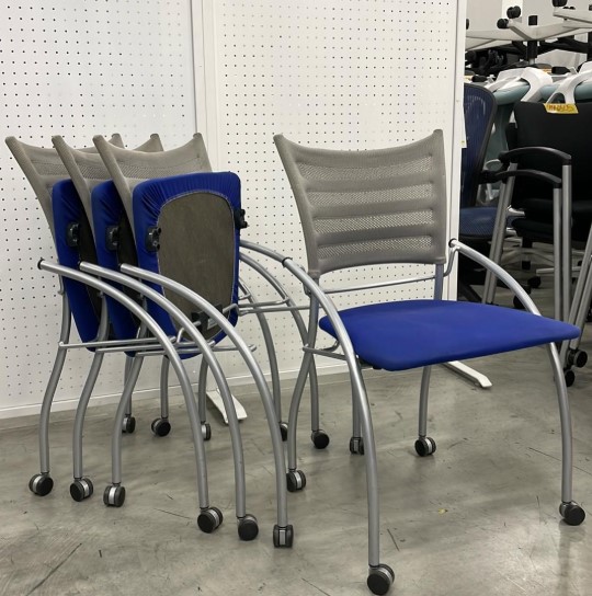 会議チェア ネスティング 平行スタック イトーキ プリエ2 4脚セット 中古 - 画像 (8)
