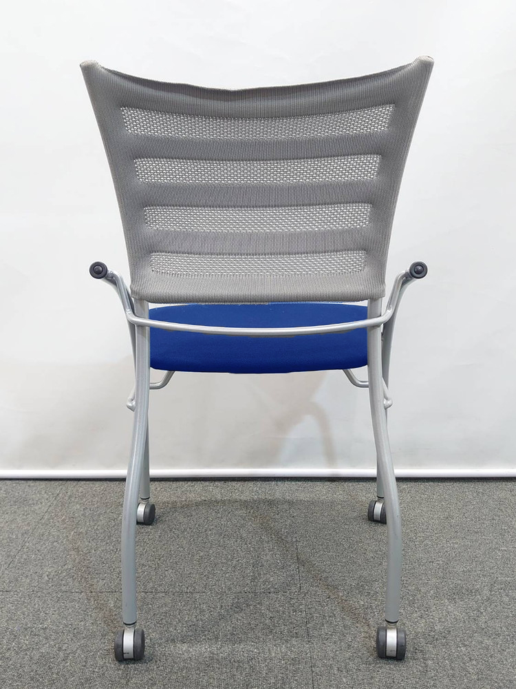 会議チェア ネスティング 平行スタック イトーキ プリエ2 4脚セット 中古 - 画像 (5)