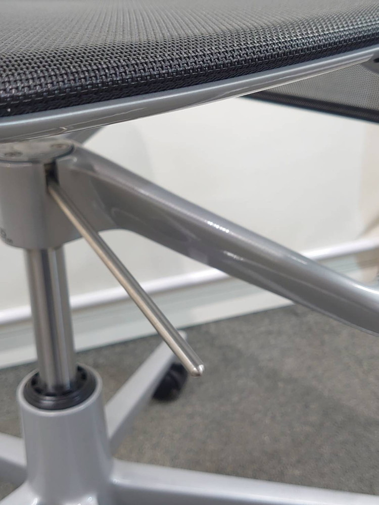 オフィスチェア メッシュ 肘付き Cassina ixc Alias ブラック 中古 - 画像 (6)