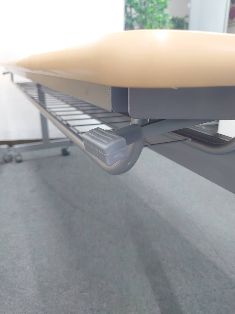 スタックテーブル 会議テーブル 折りたたみ キャスター付き W1800 D450 H700 木目ナチュラル 中古 - 画像 (5)