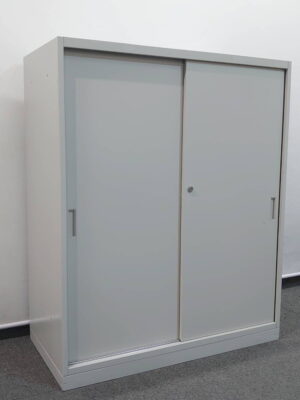 引戸書庫 オカムラ42 引き違いキャビネット 引き戸 書庫 鍵付き 中古