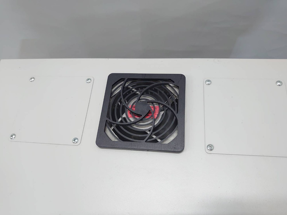 【送料無料 東京地区限定】 サーバーラック サンワサプライ 19インチ 機器収納庫 キャビネット 据置型 サーバーキャビネット システムラック 幅570mm×奥行き700mm×高さ580mm【中古オフィス家具】【中古】 - 画像 (13)