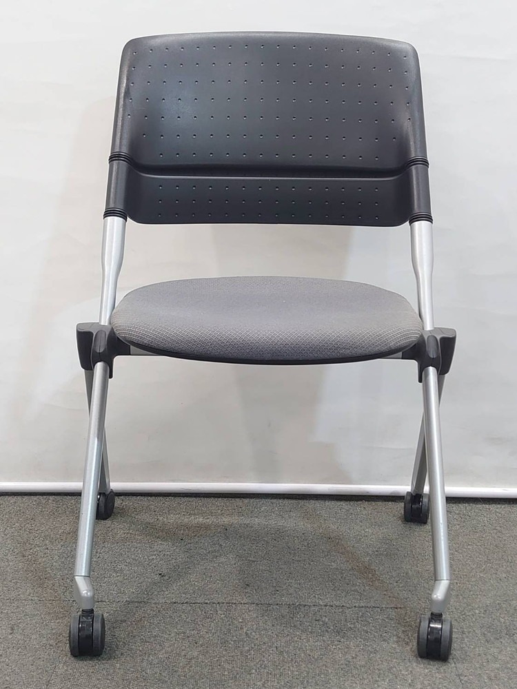 会議セット 4人用 W1500×D750 テーブル ネスティングチェア オカムラ - 画像 (7)