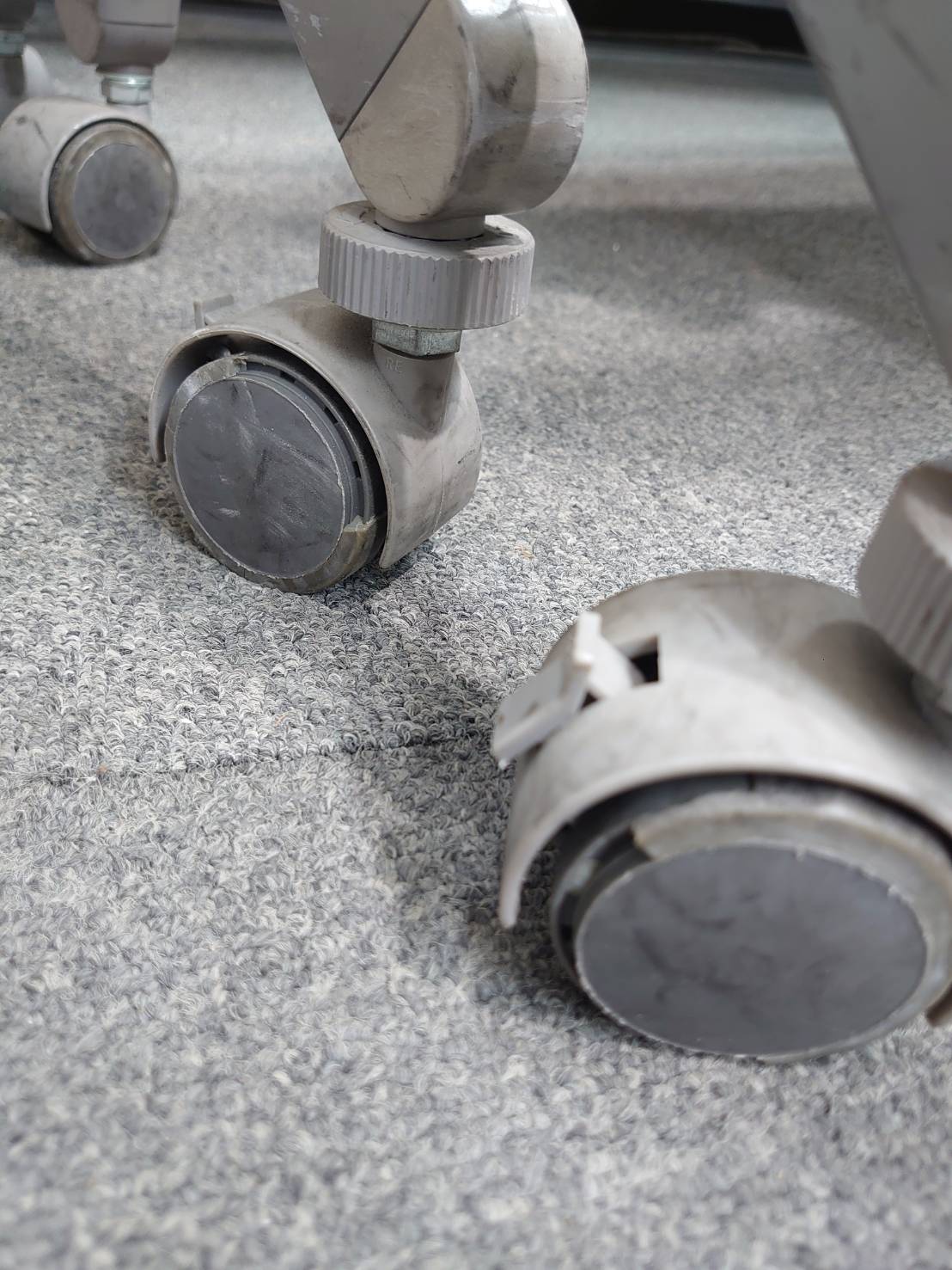 会議テーブル W1800 D450 H700 THL 折りたたみ 10台セット 中古 - 画像 (11)