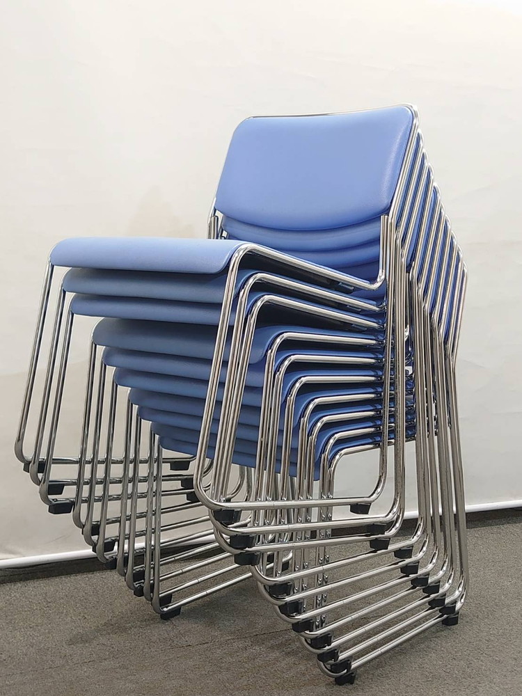 在庫580脚 会議チェア 100脚セット スタッキングチェア ループ脚 ライトブルー 中古 - 画像 (4)