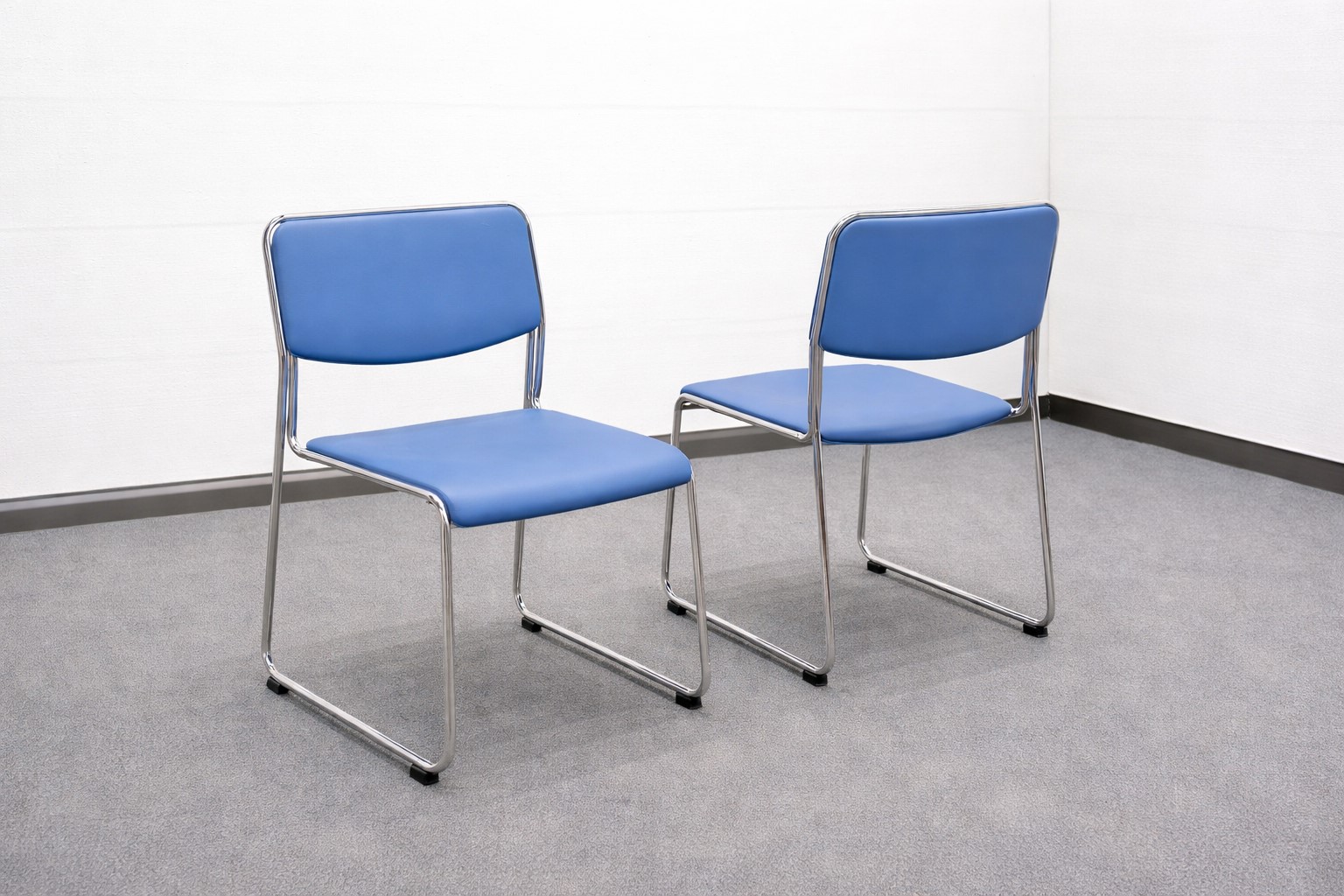 在庫580脚 会議チェア 100脚セット スタッキングチェア ループ脚 ライトブルー 中古 - 画像 (2)