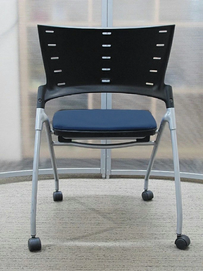 ミーティングセット テーブル3色あり 会議チェア スタッキングチェア スタックチェア キャスター付きチェア 中古 - 画像 (8)