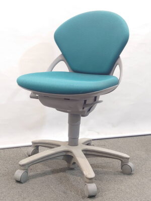 オフィスチェア イトーキ プレーゴ ローバック キャスターチェア ストロンググリーン 中古