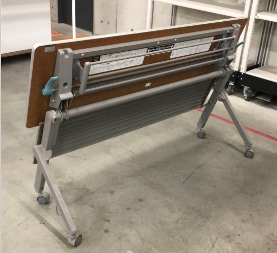 会議テーブル W1800 D450 H700 THL 折りたたみ 10台セット 中古 - 画像 (5)