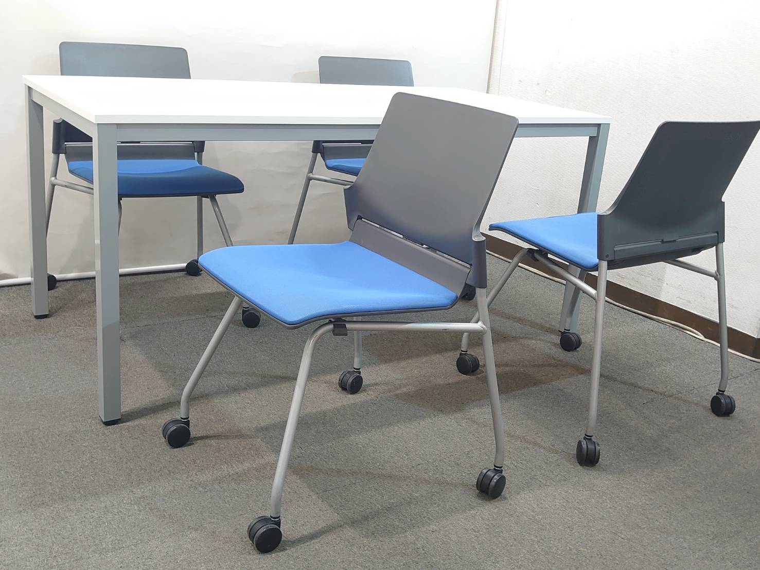 ミーティングセット 4人用 会議セット テーブル3色あり W1500 D750 会議チェア スタッキングチェア 中古