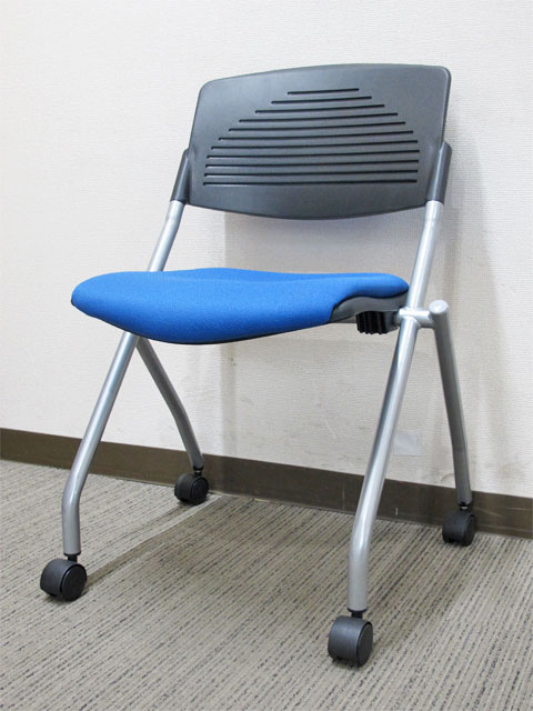 地域限定送料無料 会議チェア 11脚セット ミーティングチェア スタッキングチェア キャスター付き 中古 - 画像 (2)