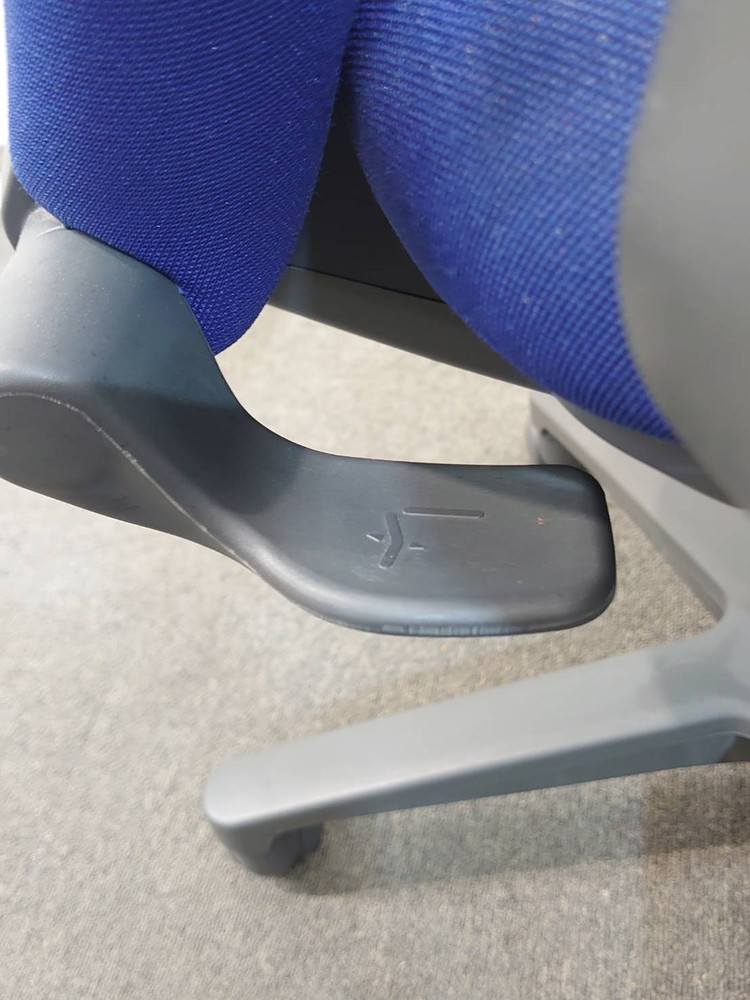 訳あり特価 オフィスチェア 肘付き コクヨ セディスタ デスクチェア ブルー キャスターチェア 事務チェア 中古 - 画像 (6)
