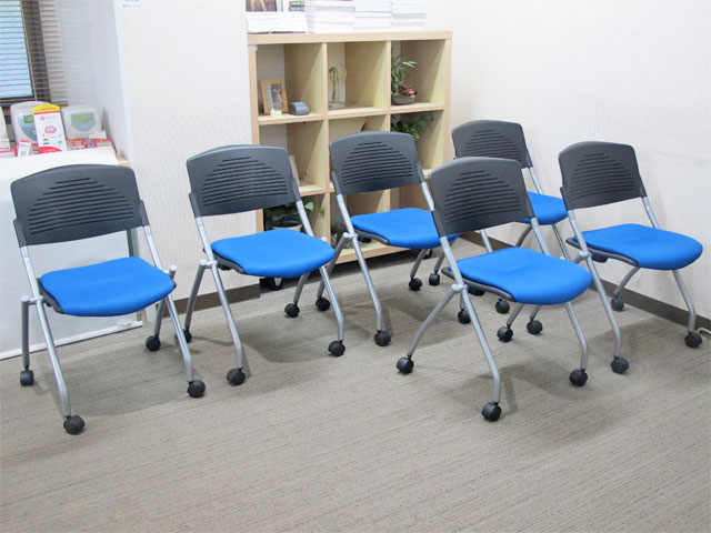 地域限定送料無料 会議チェア 11脚セット ミーティングチェア スタッキングチェア キャスター付き 中古 - 画像 (10)
