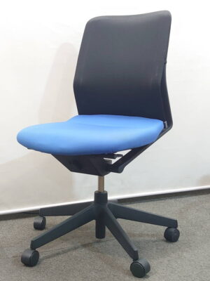 訳あり特価 オフィスチェア 肘無し キャスターチェア コクヨ アガタ ブラック ブルー 事務チェア 中古