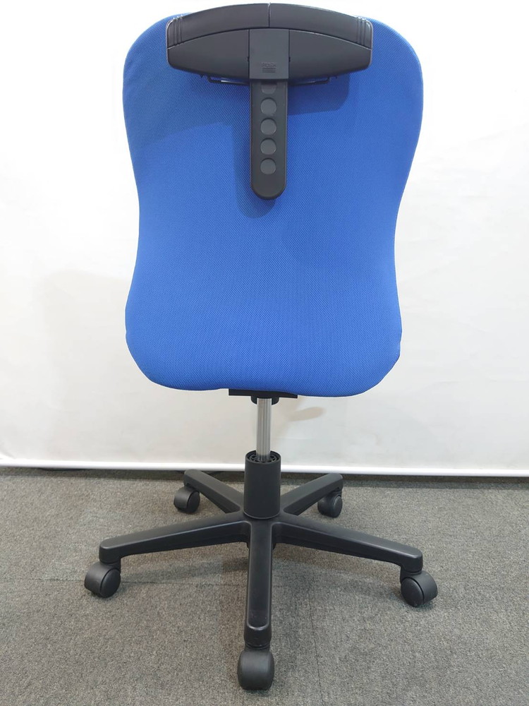 オフィスチェア キャスターチェア プラス ハンガー付き 肘無し ブルー ブラック 事務チェア 布張り 中古 - 画像 (4)
