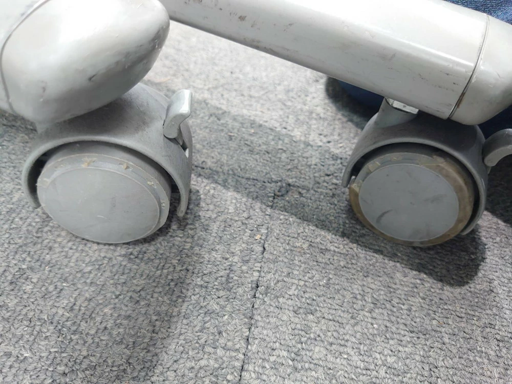 会議 テーブル 折りたたみ スタッキングテーブル スタックテーブル キャスター付き オカムラ Nタイプ 中古 - 画像 (10)